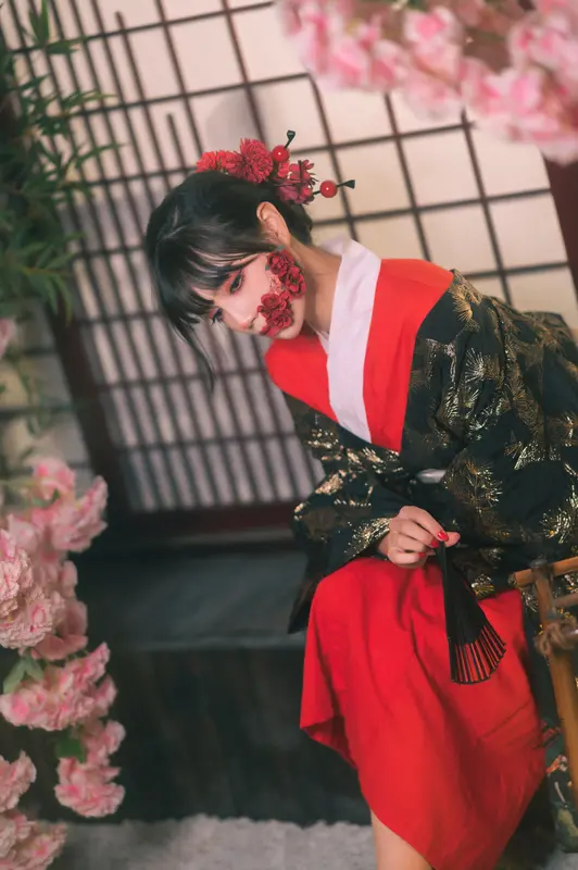 [艺图语] 2022.06.09 裂口女 贰加六 - 艺图语